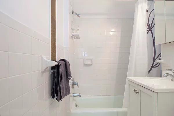 Rented by Big Apple Living | media 9