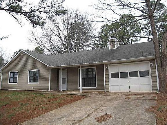 2nd image of 385 Kingsport Dr
