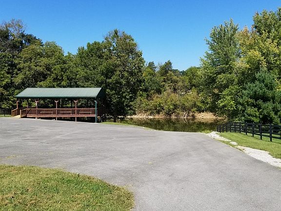 5th image of 111 Lakeside Dr