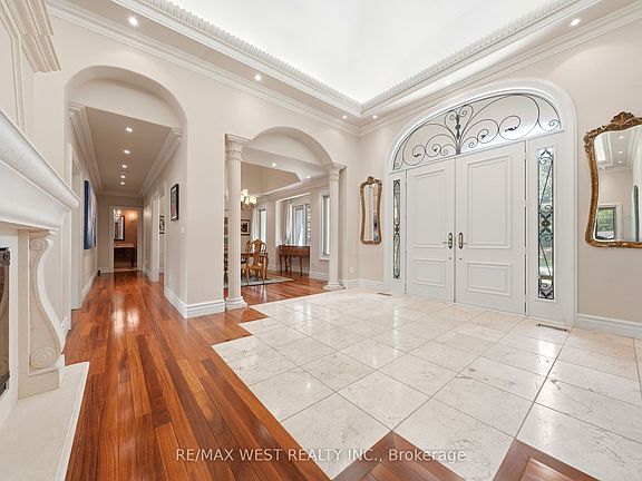 5th image of 2 Kingswood Dr