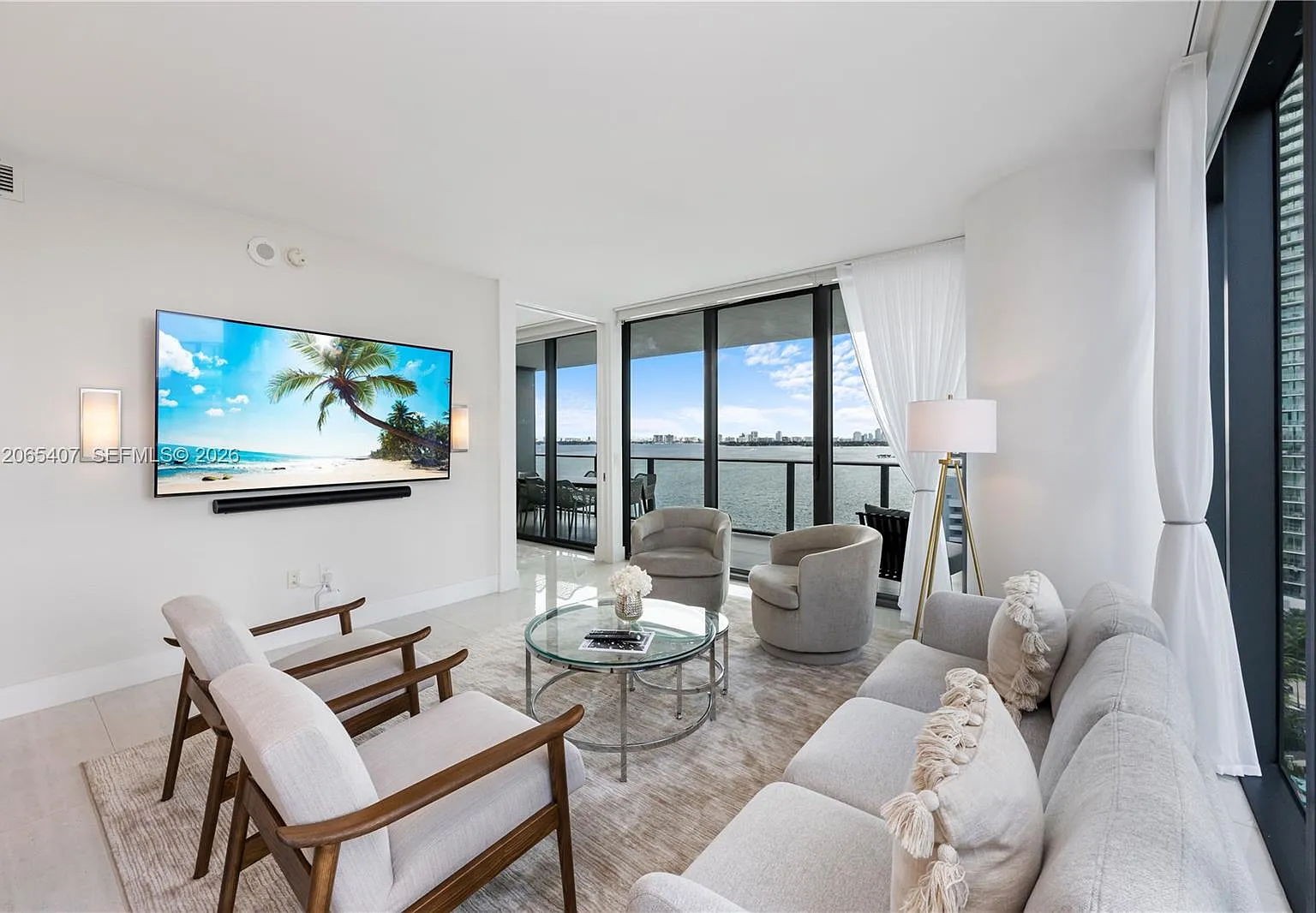 Paraiso Bay Condo — Photo 1