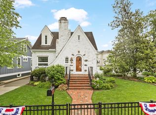 2424 Custis Rd, Arlington, VA 22201