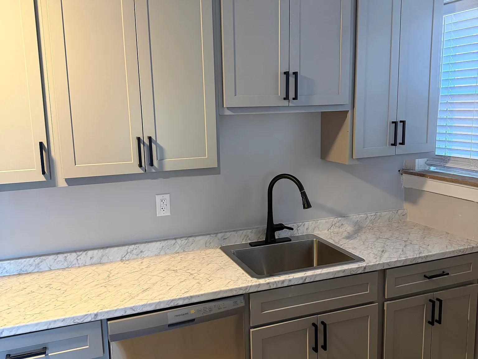 1 bed, 800 sqft, $995 — Photo 3