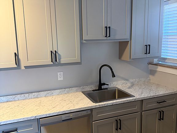 3rd image of 3965A McDonald Ave Floor 2