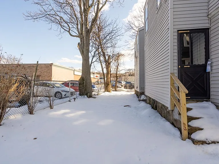 34 Foster St #34 — Photo 5
