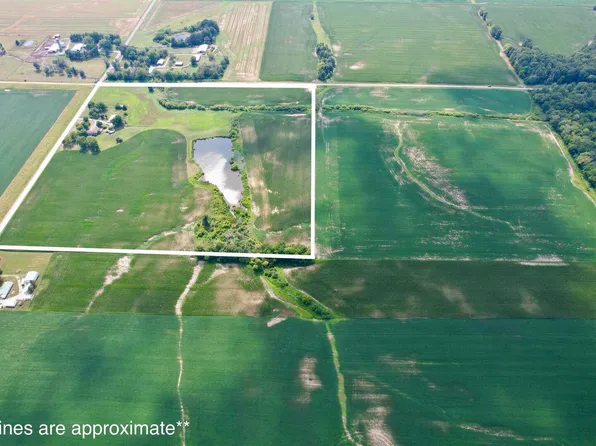 5623 Tonti Rd, Salem, IL 62881