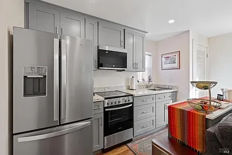 1 bed, 397 sqft, $2,350 — Photo 3