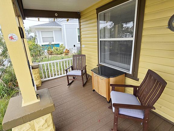 3rd image of 409 Earl St