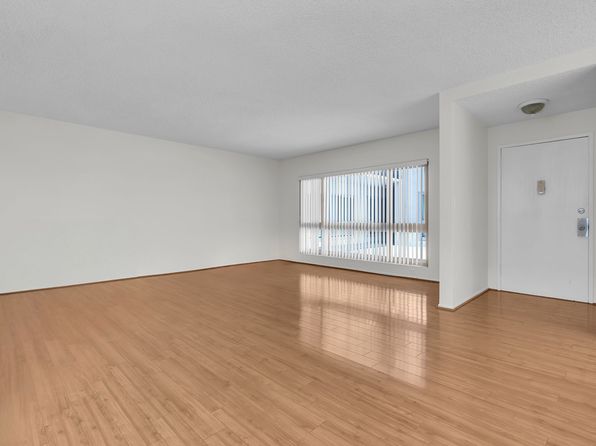 6001 Canterbury Dr Unit 107