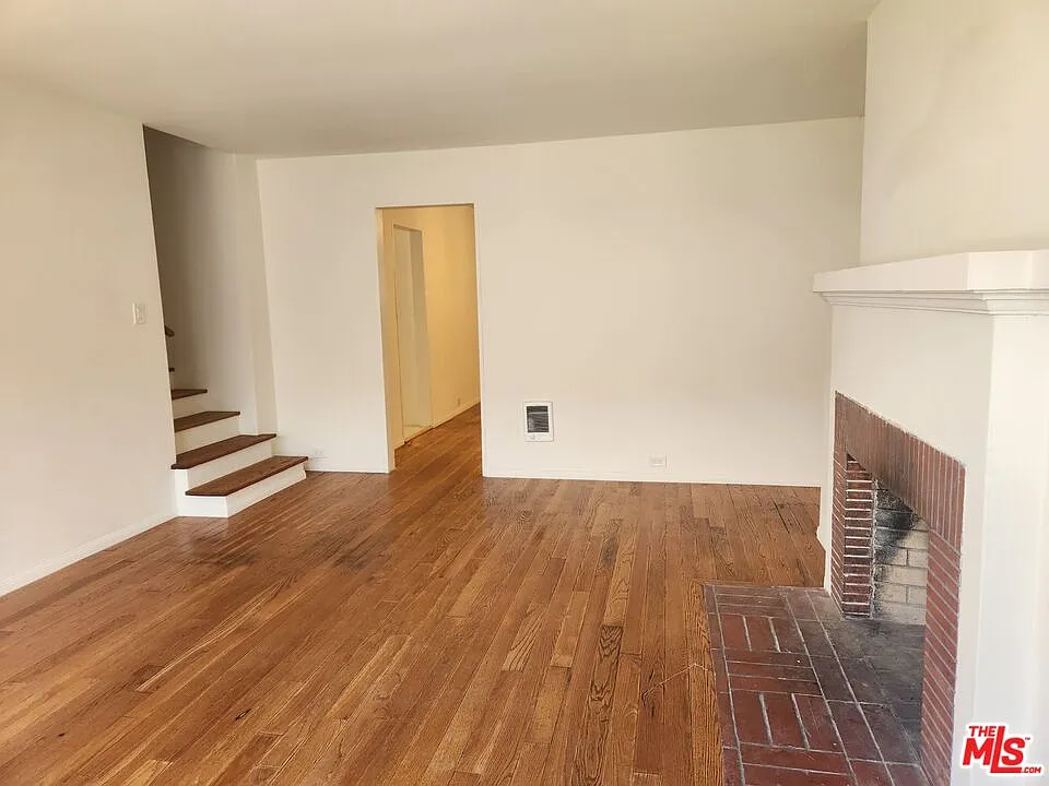1 bed, 1.0 bath, 950 sqft, $2,650 — Photo 2