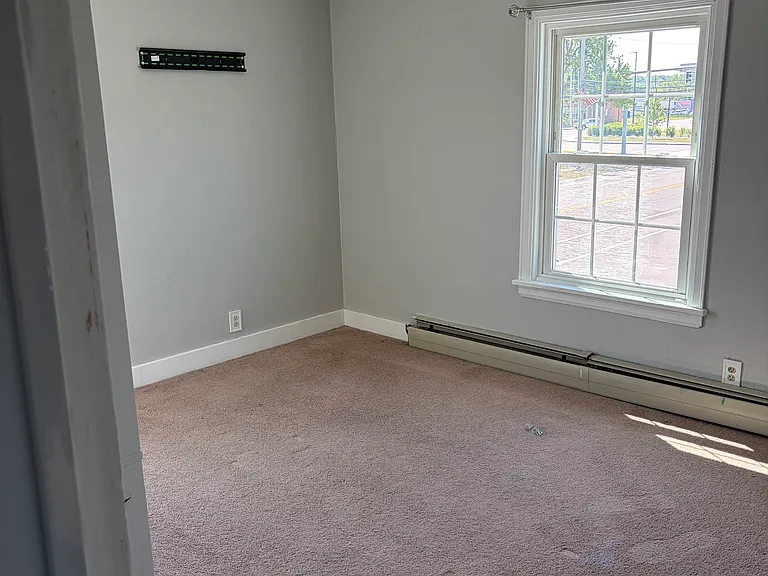 3755 S Park Ave — Photo 8