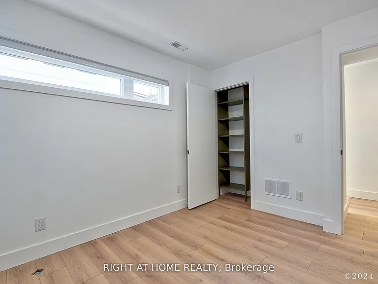 50 A Lanark Ave #COACHHS — Photo 3