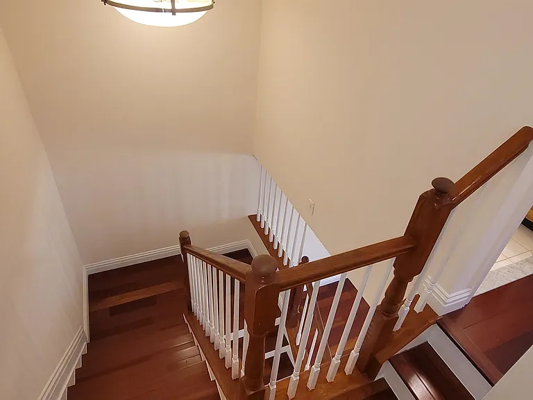 9 McMartin Ct — Photo 8