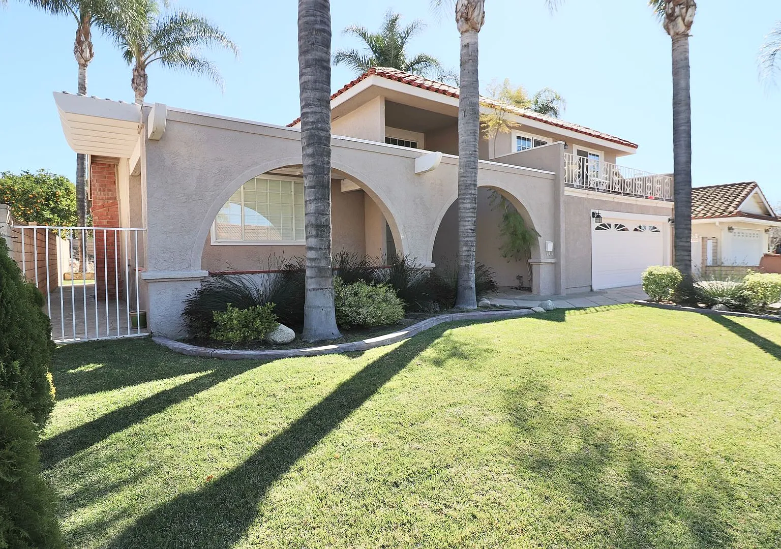 Live in Style in the Heart of Camarillo! — Photo 1