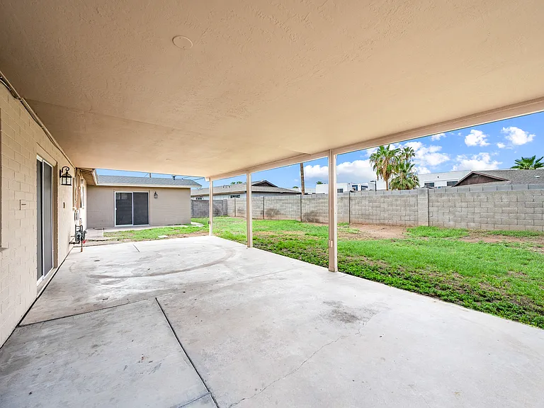 5924 W Seldon Ln — Photo 28