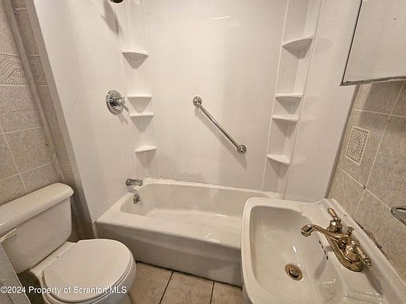 5th image of 414-416 S Edwards Ct #Ct414