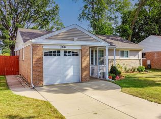 758 E Algonquin Rd, Des Plaines, IL 60016