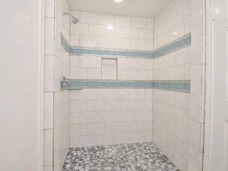 15614 Dawnbrook Dr — Photo 27