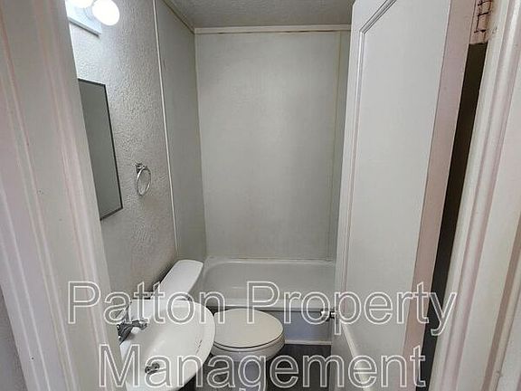 5th image of 4210 NE 11th Ave APT B
