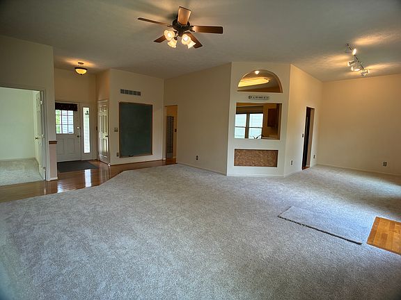 3rd image of 6400 Belmont Park Ct