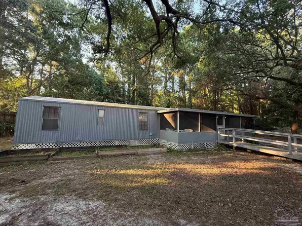 5594 Charter Cir, Gulf Breeze, FL 32563