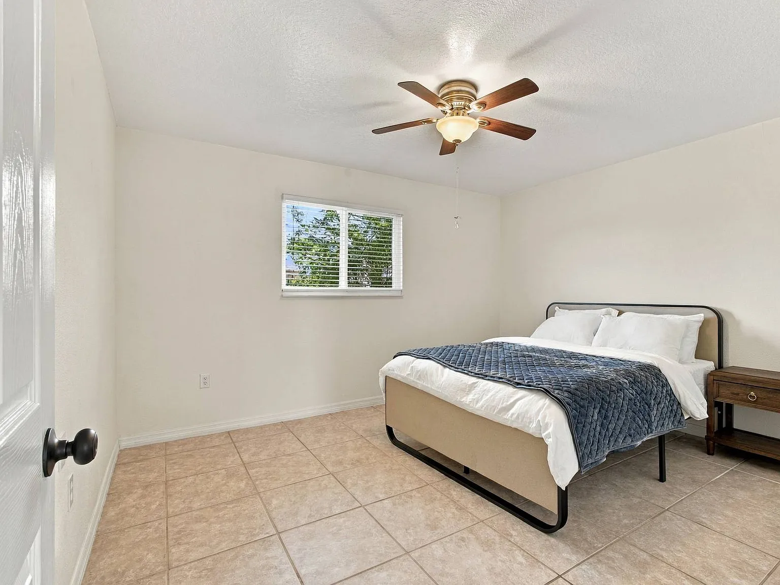 3 bed, 1170 sqft, $3,000 — Photo 2