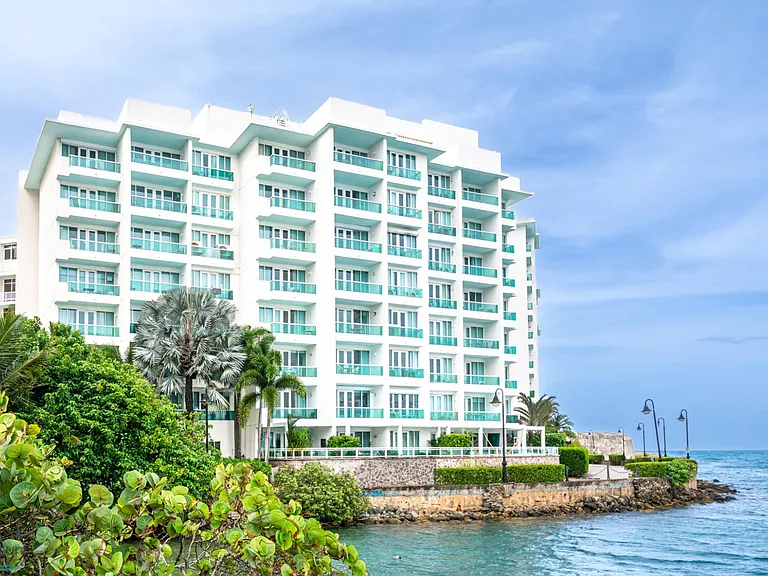 15 Condado Lagoon Vlg #7323 — Photo 1