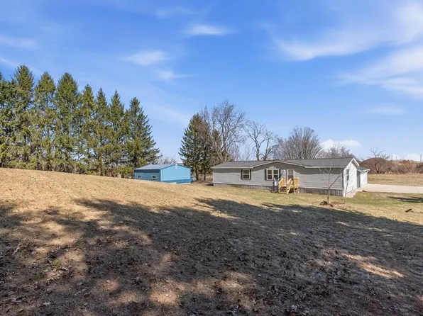 W8418 Hemlock ROAD, Beaver Dam, WI 53916