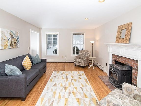 3rd image of 9 Rolling Meadow Dr