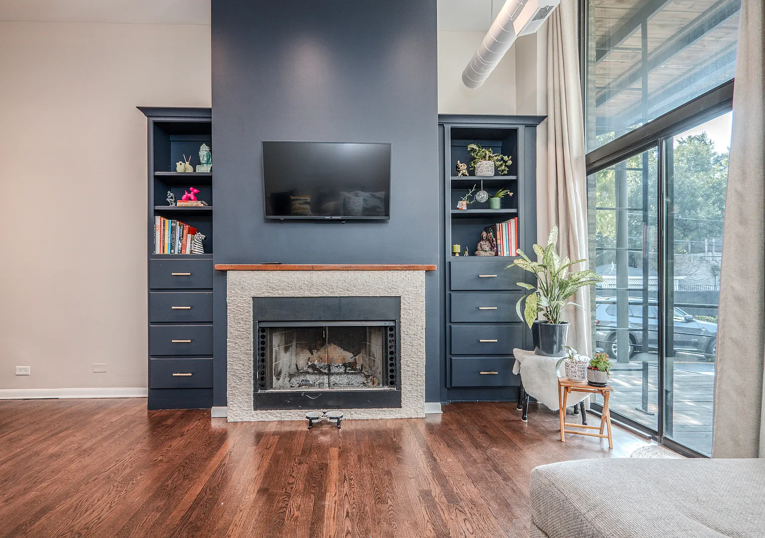 1 bed, 700 sqft, $2,700 — Photo 3