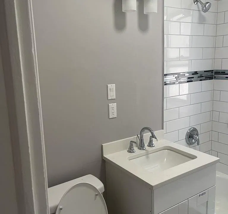 5 Pomona Ave #2A