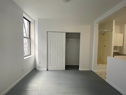 4th image of 344 E 62nd St #5C