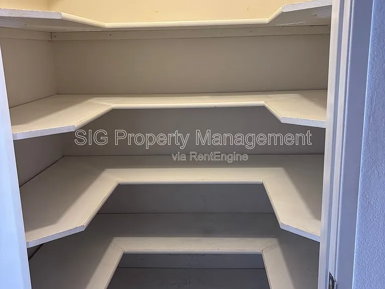 10208 Pinewood Ave #5 — Photo 5