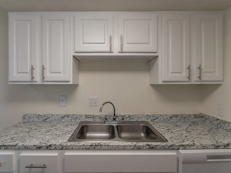 Princeton Court — Photo 28