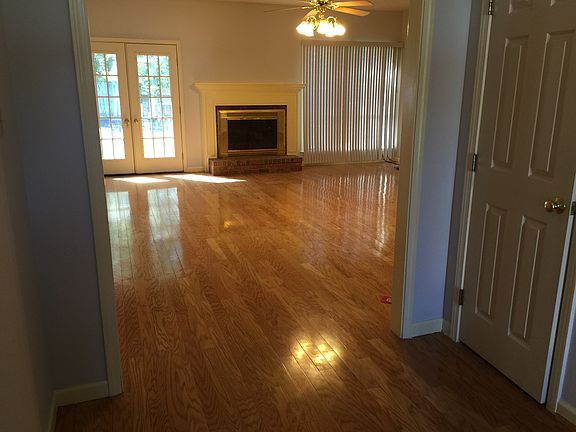 4th image of 2106 Windsor Colony Dr