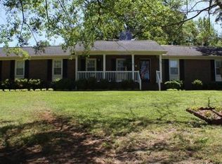 23 Country Club Dr, Greer, SC 29651