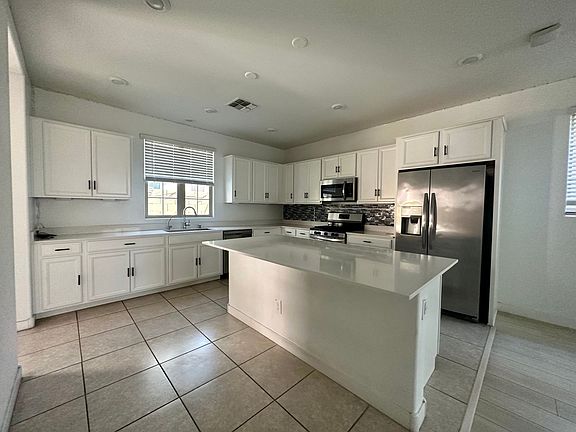 5th image of 453 S Marina Dr