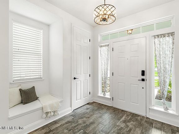 3rd image of 296 PRINCESS Drive