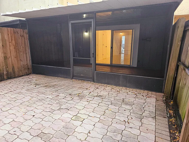 S Pines Dr — Photo 9