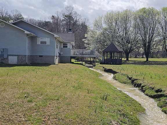 3rd image of 2802 Seth Rd