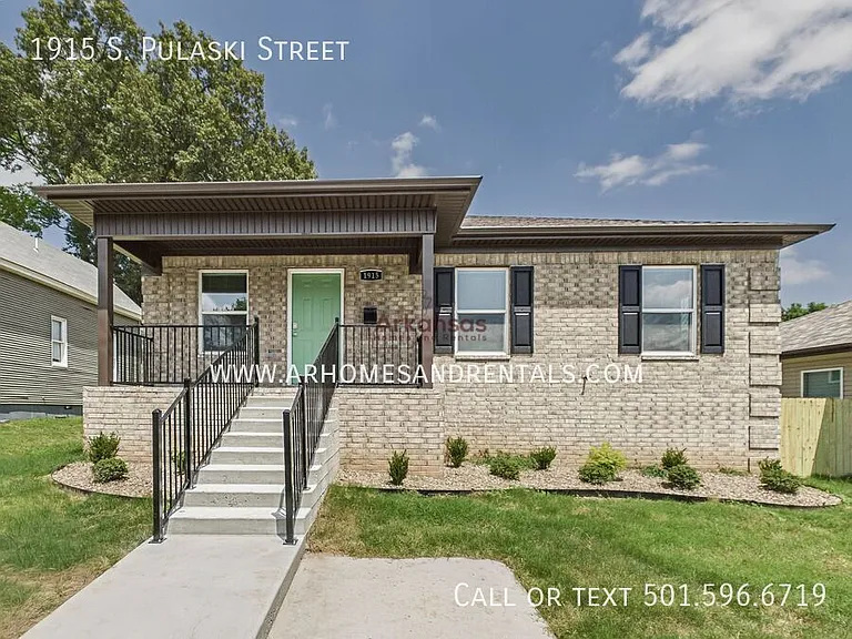 1915 S Pulaski St — Photo 1