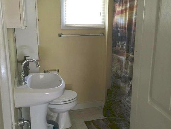 5th image of 1017 Parrish St