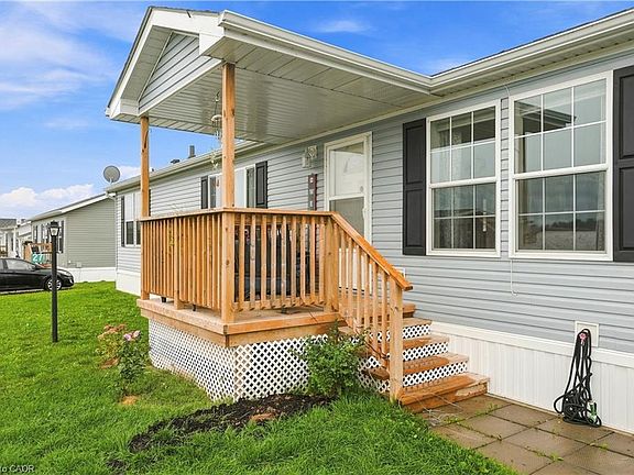 4th image of 27 Hickory Ct