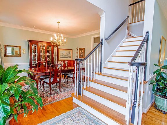 3rd image of 107 Whitley Way