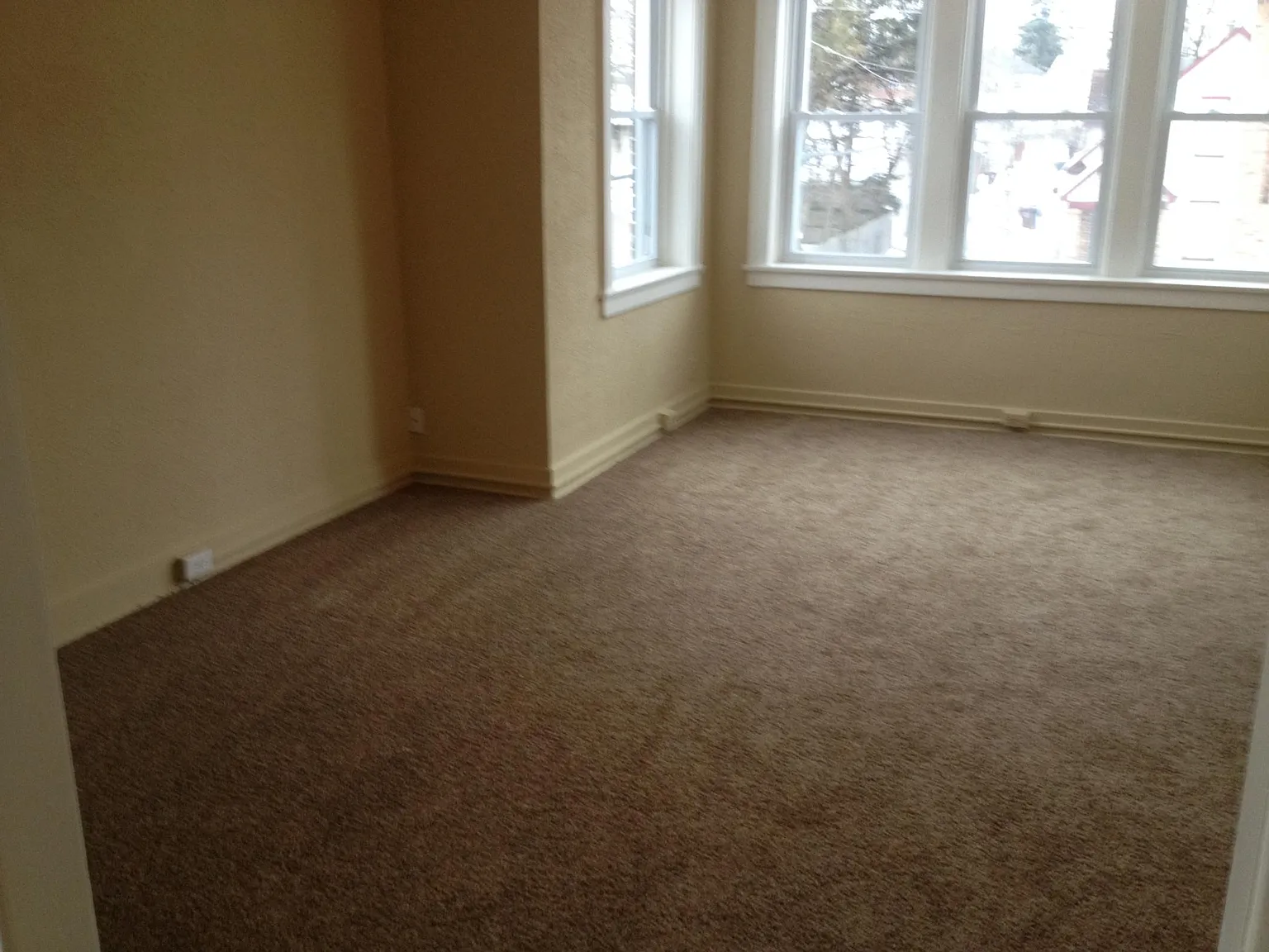 2 bed, 800 sqft, $1,400 — Photo 2