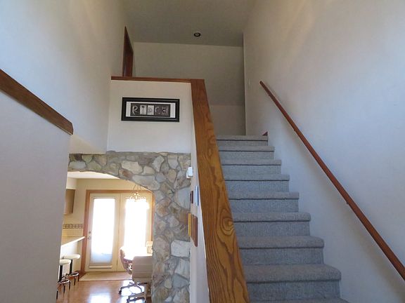 3rd image of 2513 N Woodhurst Dr