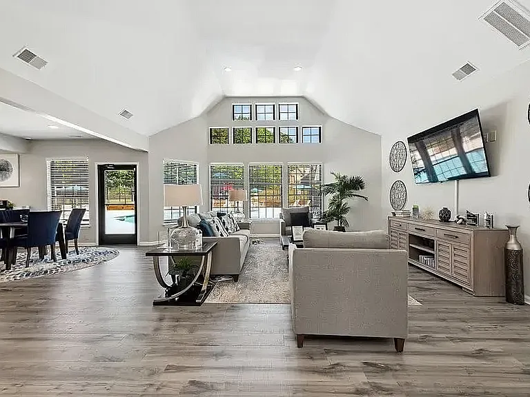 Rise Bridgeview — Photo 15