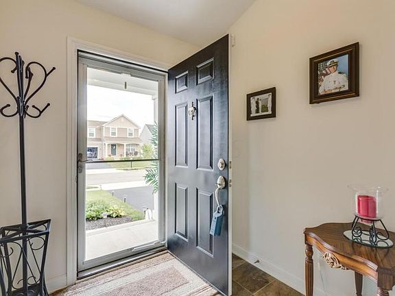4th image of 341 Ravensdale Pl