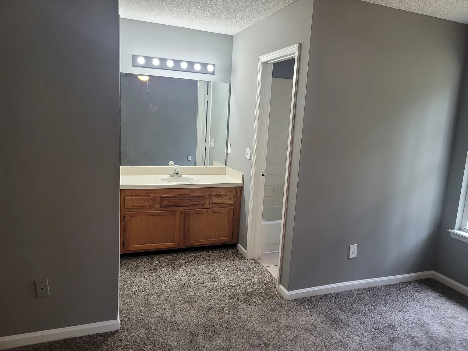 3 bed, 1400 sqft, $1,695 — Photo 3