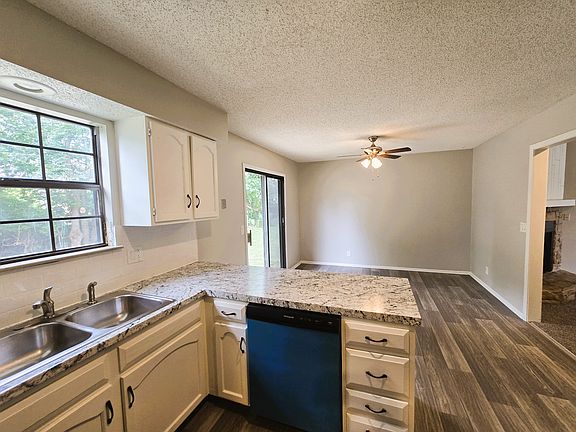 3rd image of 6703 W 150th St